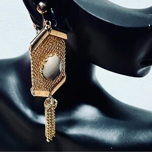 Celebrity Signed Goldtone Mesh Chain Tassel ClipOn Earrings  Cocoa Glass Oval